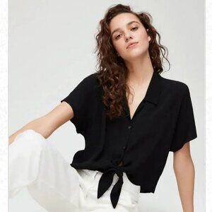 Aritzia Wilfred Free The tie front black shirt sleeve blouse